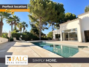 Panoramablick: Genießen Sie atemberaubende Ausblicke auf das Meer und die Umgebung.